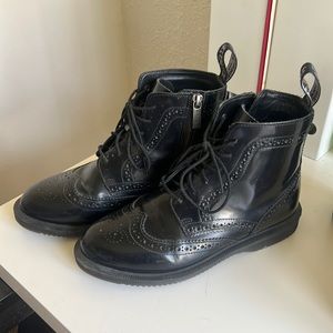 Dr Martens Delphine Boot